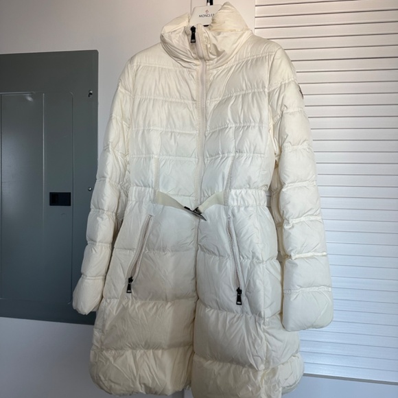 Moncler - Accenteur Belted Puffer Coat - Picture 2 of 11